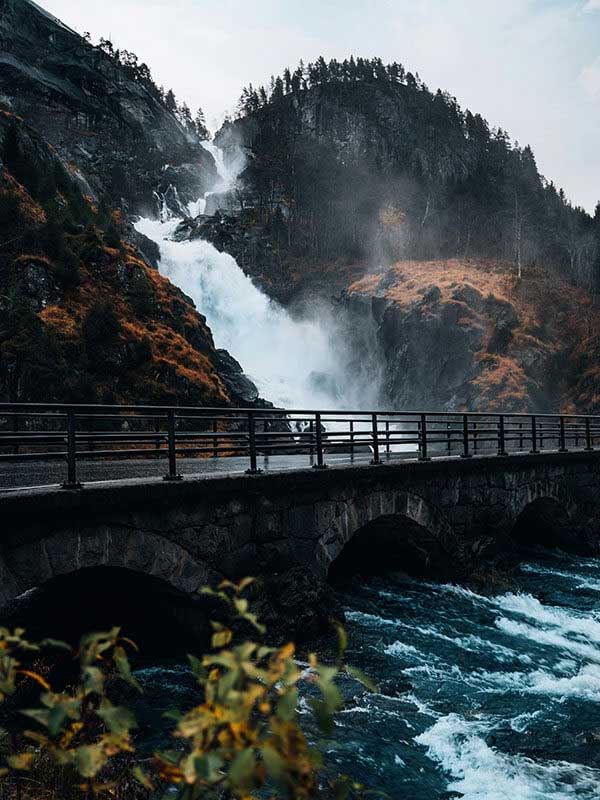 英超赛场 ｜ 尤文对阵利物浦，现场一度安静，姆巴佩身上出现变化，战术调整被反复提及，不少人干脆去翻完整技术统计